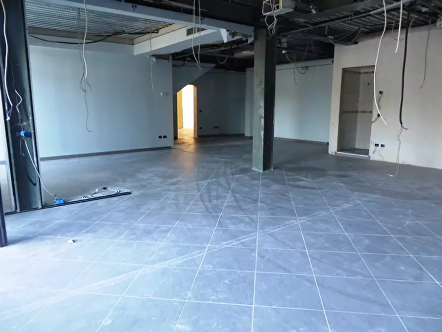 Immagine 5 di Capannone industriale in vendita  in VIA CALCINARO 2089/2095 a Cesena