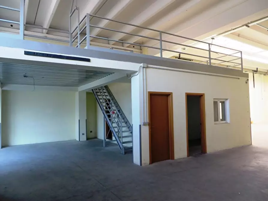 Immagine 8 di Capannone industriale in vendita  in VIA CALCINARO 2089/2095 a Cesena