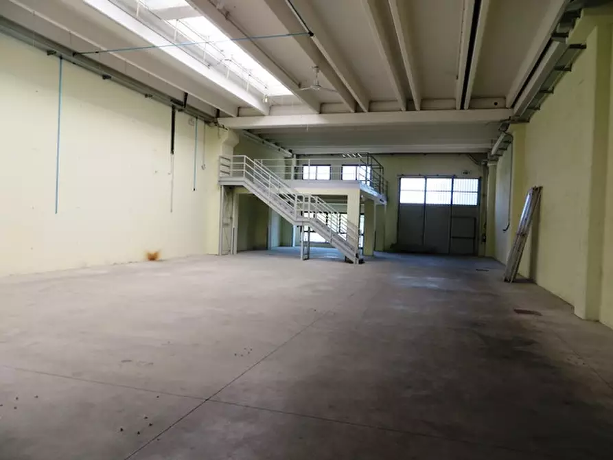 Immagine 9 di Capannone industriale in vendita  in VIA CALCINARO 2089/2095 a Cesena