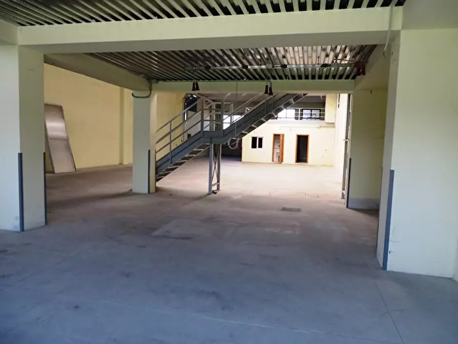 Immagine 10 di Capannone industriale in vendita  in VIA CALCINARO 2089/2095 a Cesena