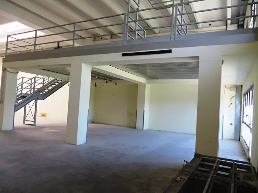 Immagine 11 di Capannone industriale in vendita  in VIA CALCINARO 2089/2095 a Cesena