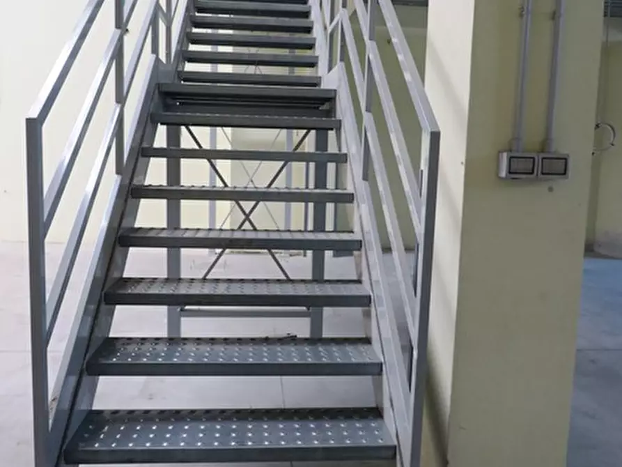 Immagine 12 di Capannone industriale in vendita  in VIA CALCINARO 2089/2095 a Cesena