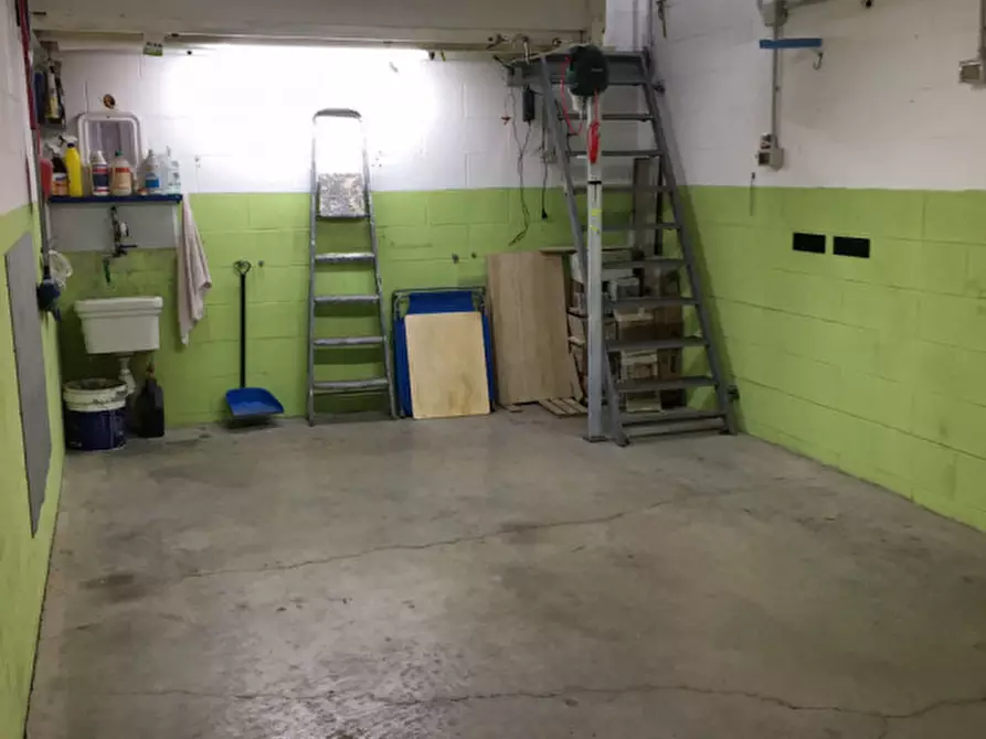 Immagine 3 di Garage in vendita  in Via Pascoli a San Remo