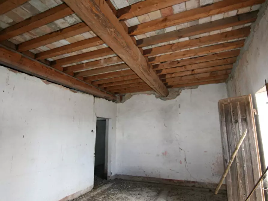 Immagine 9 di Rustico / casale in vendita  a Torrita Di Siena