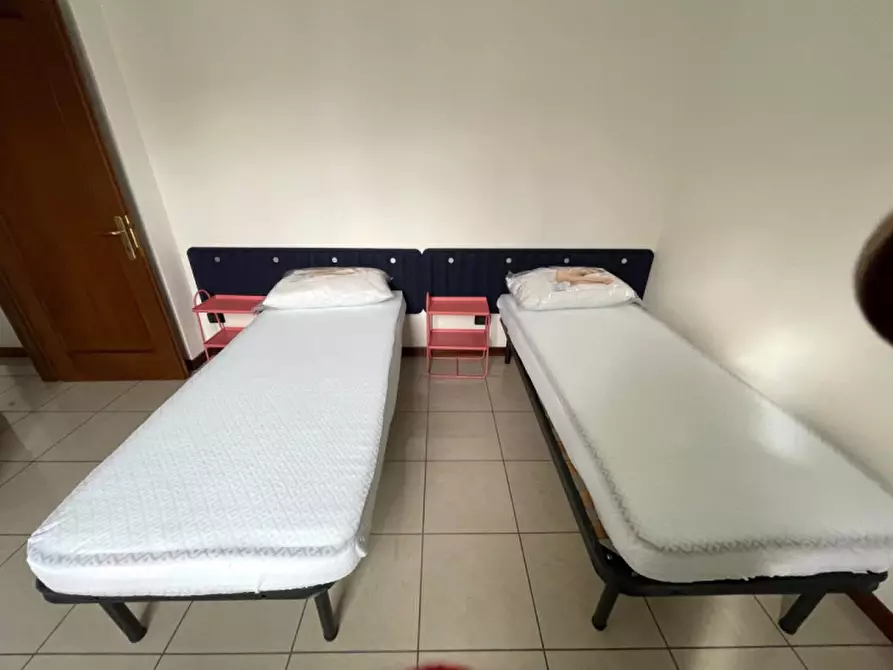Immagine 5 di Camera in affitto  in Corso del popolo a Padova