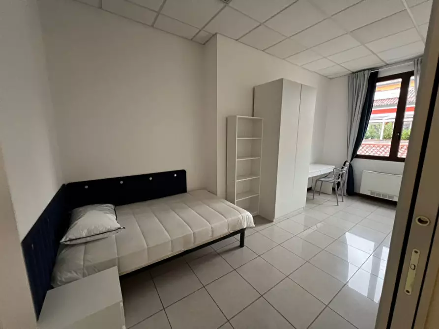 Immagine 8 di Camera in affitto  in Corso del popolo a Padova