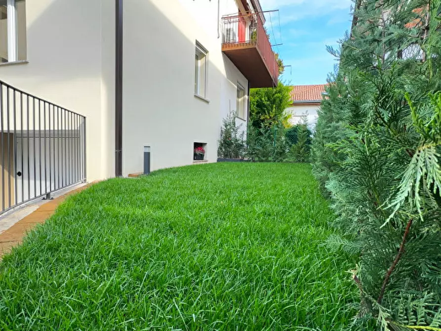 Immagine 1 di Casa bifamiliare in vendita  in Via Tomasini a Padova