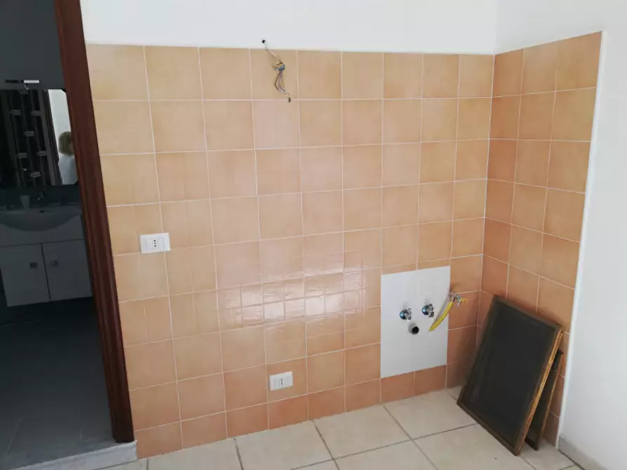 Immagine 5 di Monolocale in vendita  in VIA LAVA TROIA a Torre Del Greco