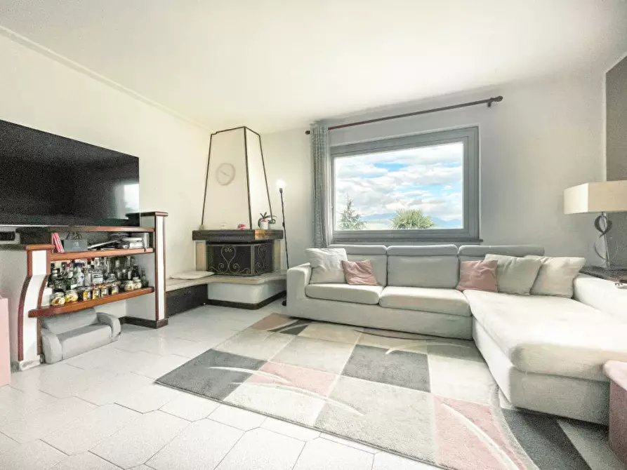 Immagine 1 di Appartamento in vendita  in via Fraccaroli 6 a Baveno