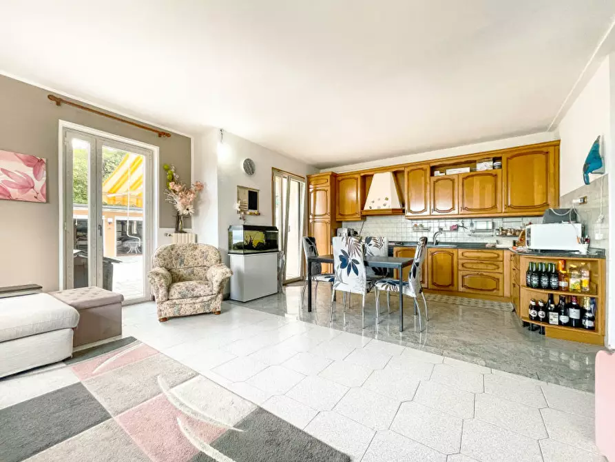 Immagine 5 di Appartamento in vendita  in via Fraccaroli 6 a Baveno