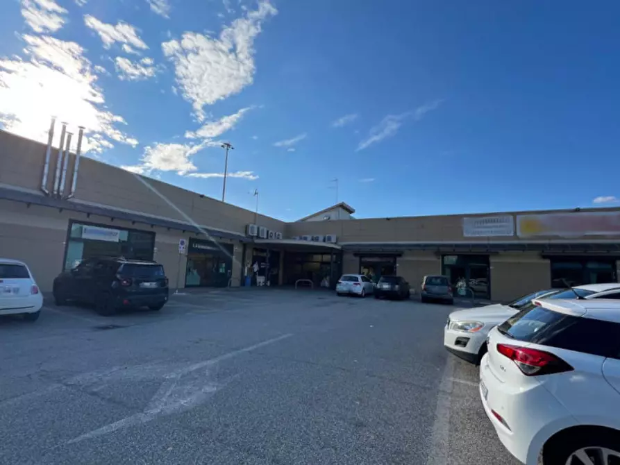 Immagine 9 di Negozio in vendita  in Via Savena Superiore, N. 19 a Minerbio
