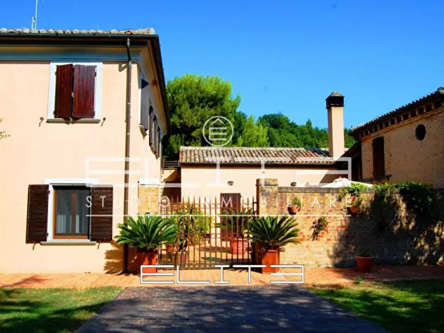 Immagine 10 di Villa in vendita  in VIA DEL CONERO a Ancona