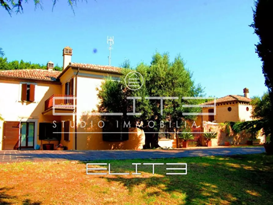 Immagine 11 di Villa in vendita  in VIA DEL CONERO a Ancona