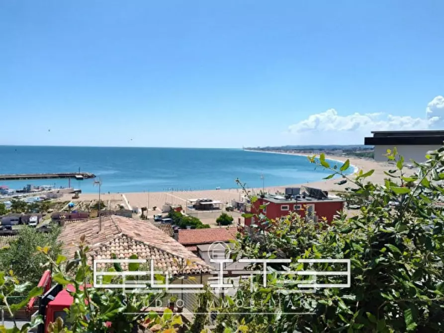 Immagine 2 di Appartamento in vendita  a Numana