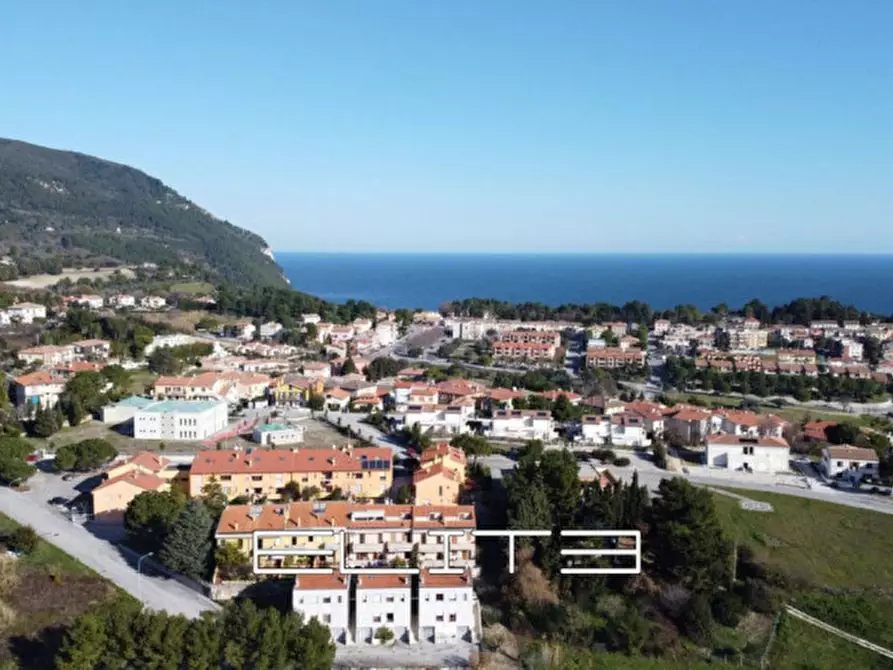 Immagine 1 di Rustico / casale in vendita  in SIROLO a Sirolo