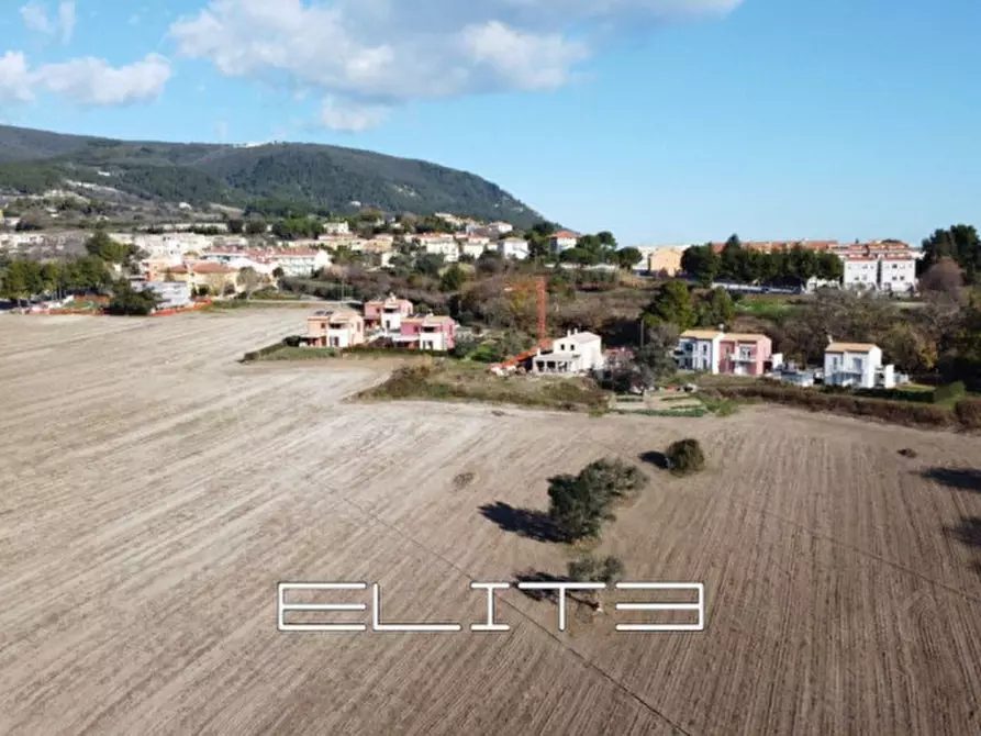 Immagine 2 di Rustico / casale in vendita  in SIROLO a Sirolo