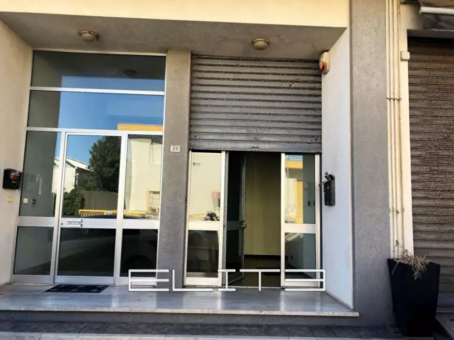 Immagine 1 di Capannone industriale in vendita  in via Matteo Ricci a Ancona