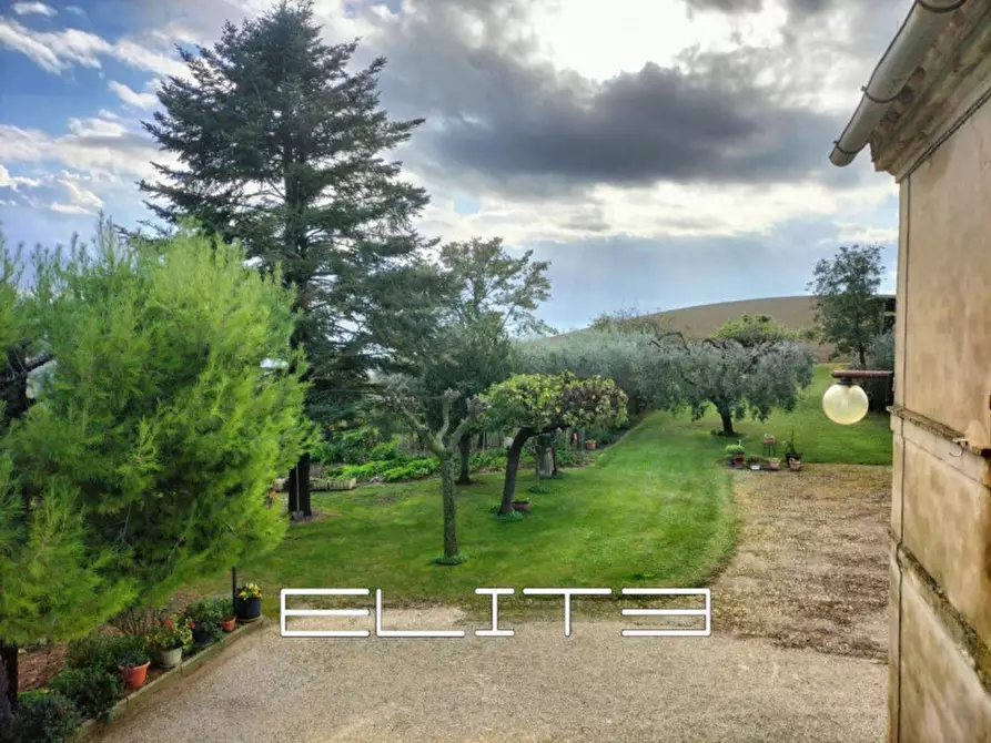 Immagine 2 di Rustico / casale in vendita  a Recanati