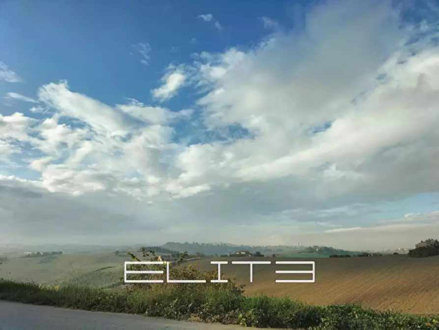 Immagine 5 di Rustico / casale in vendita  a Recanati