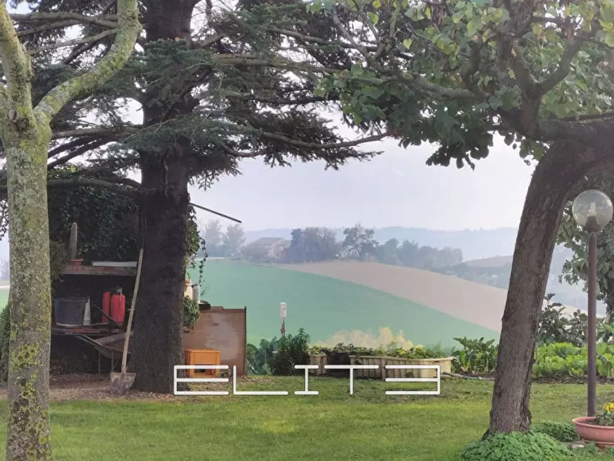 Immagine 13 di Rustico / casale in vendita  a Recanati