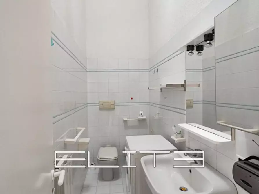 Immagine 8 di Appartamento in vendita  in VIA DELLE AZALEE a Numana