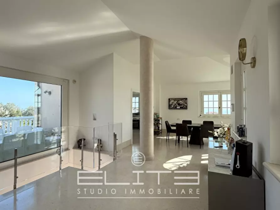 Immagine 7 di Villa in vendita  in via degli olmi a Porto Recanati