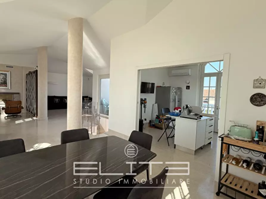 Immagine 11 di Villa in vendita  in via degli olmi a Porto Recanati