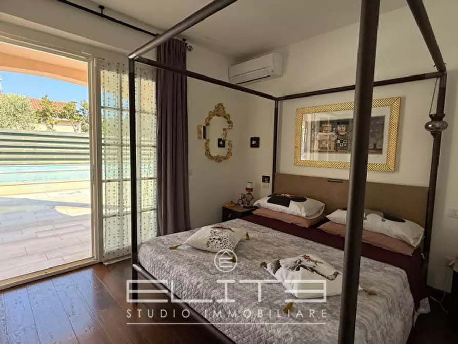 Immagine 15 di Villa in vendita  in via degli olmi a Porto Recanati