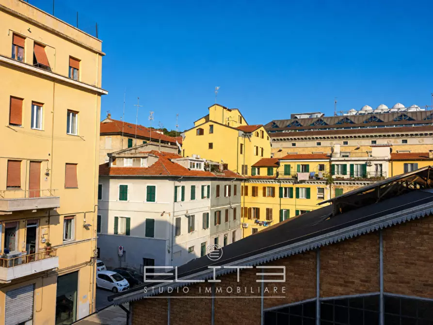 Immagine 6 di Appartamento in vendita  in PIAZZA ROMA a Ancona
