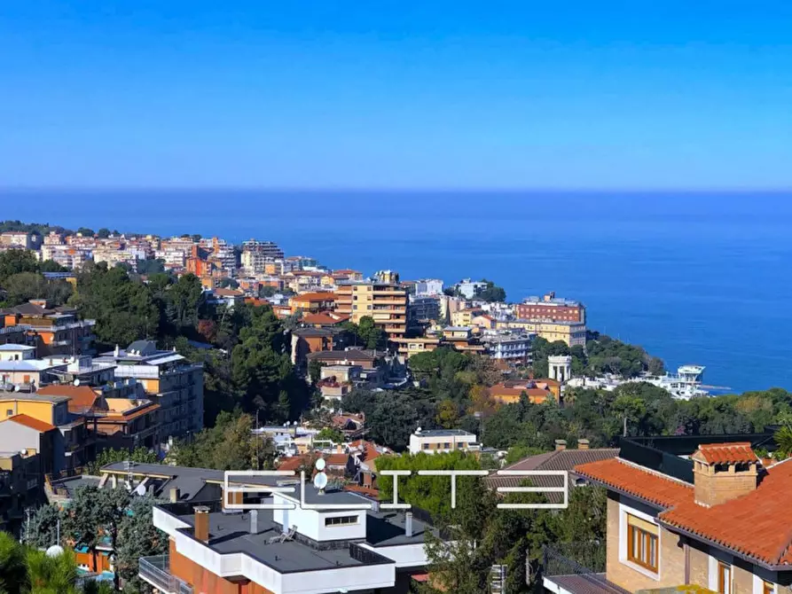 Immagine 1 di Appartamento in vendita  in VIA SELANDARI a Ancona