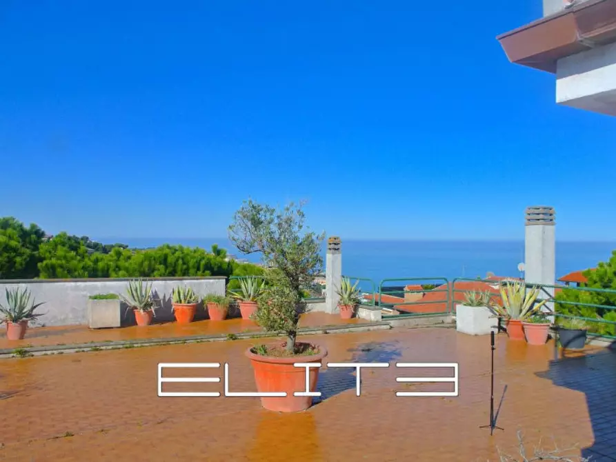 Immagine 3 di Appartamento in vendita  in VIA SELANDARI a Ancona