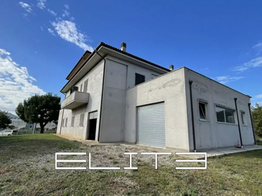 Immagine 4 di Casa indipendente in vendita  a Osimo