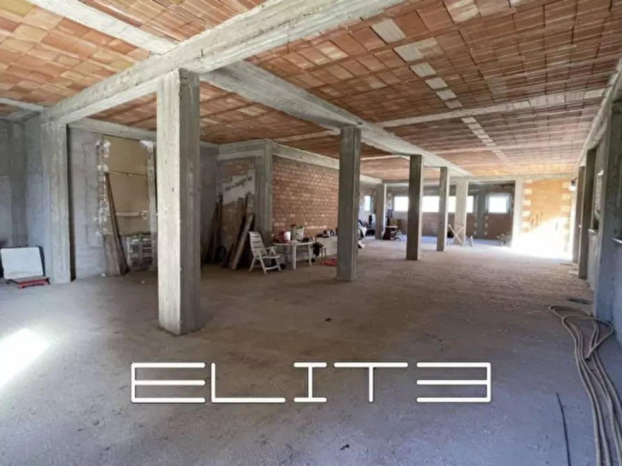 Immagine 6 di Casa indipendente in vendita  a Osimo