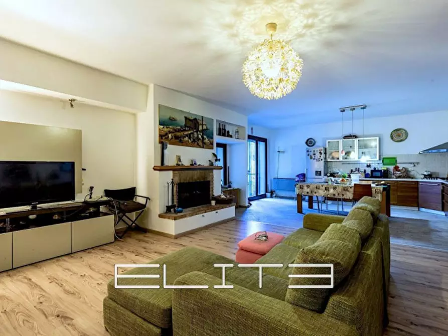 Immagine 8 di Villa in vendita  in BARCAGLIONE a Falconara Marittima