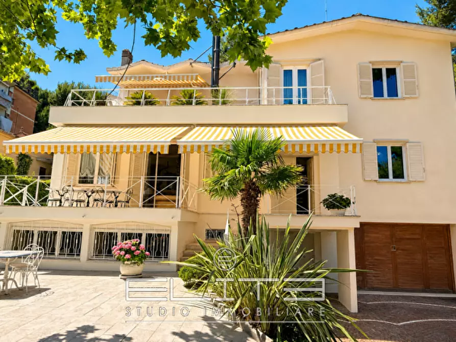 Immagine 1 di Villa in vendita  in VIA GIACOMO MATTEOTTI 37 a Falconara Marittima