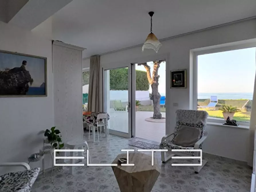 Immagine 2 di Appartamento in vendita  a Numana