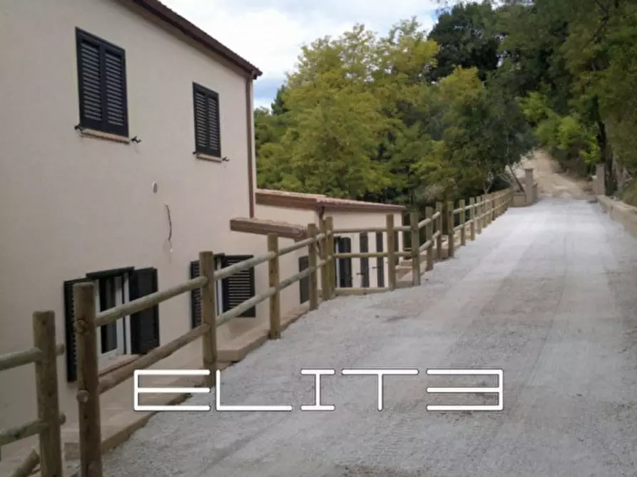 Immagine 5 di Casa indipendente in vendita  in sappanico a Ancona