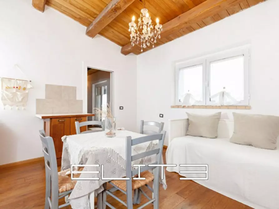 Immagine 8 di Casa indipendente in vendita  in sappanico a Ancona