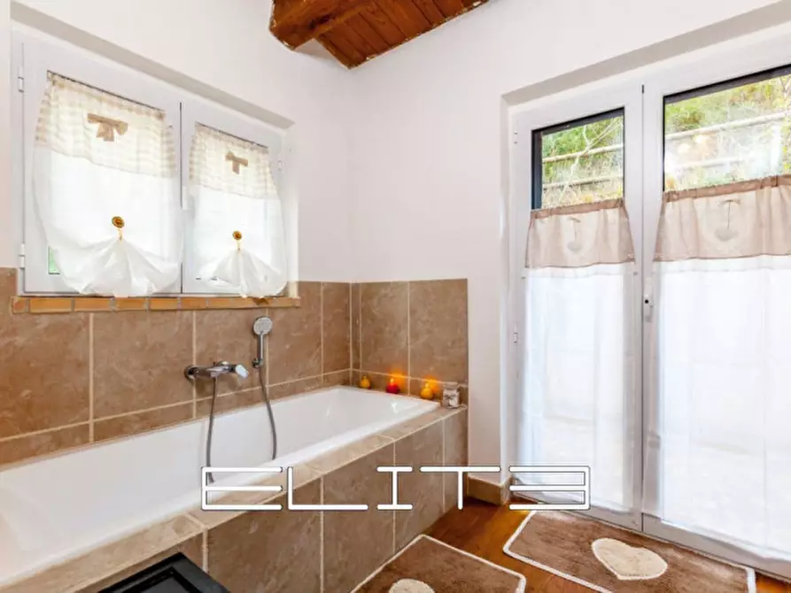 Immagine 14 di Casa indipendente in vendita  in sappanico a Ancona