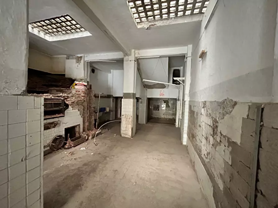 Immagine 4 di Negozio in vendita  in Via Donghi a Genova