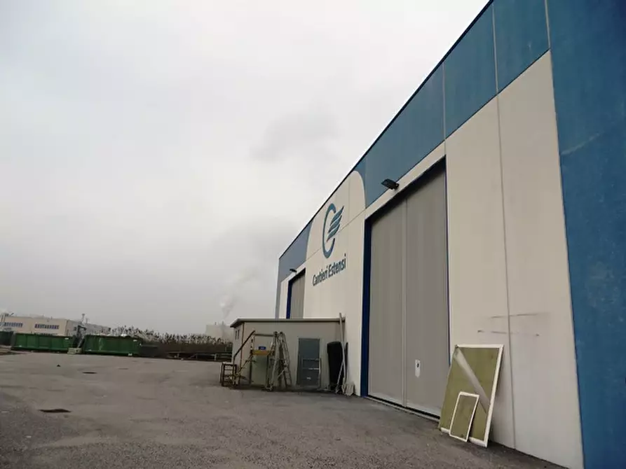 Immagine 25 di Capannone industriale in vendita  in via Giotto di Bondone 3 a Ostellato