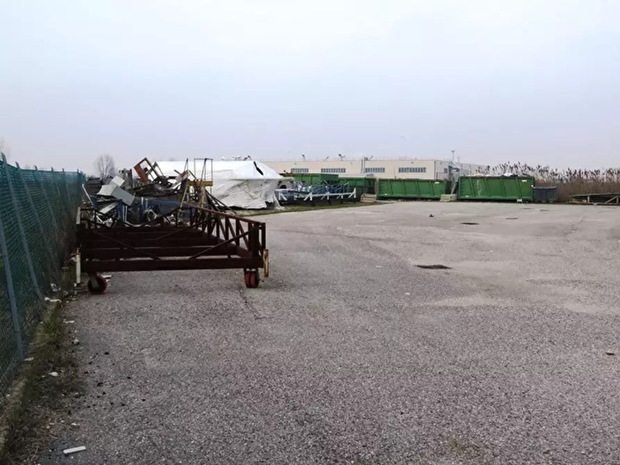 Immagine 26 di Capannone industriale in vendita  in via Giotto di Bondone 3 a Ostellato