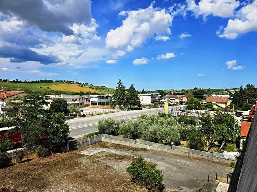 Immagine 5 di Negozio in vendita  in via Ausa 171 a Coriano