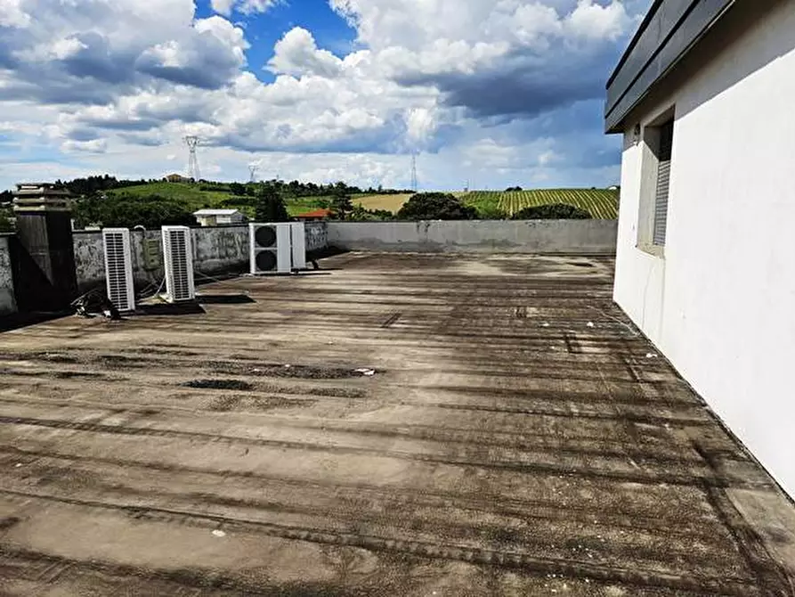 Immagine 7 di Negozio in vendita  in via Ausa 171 a Coriano