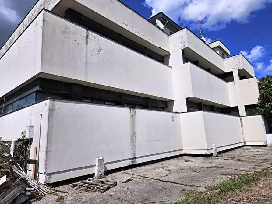 Immagine 21 di Negozio in vendita  in via Ausa 171 a Coriano