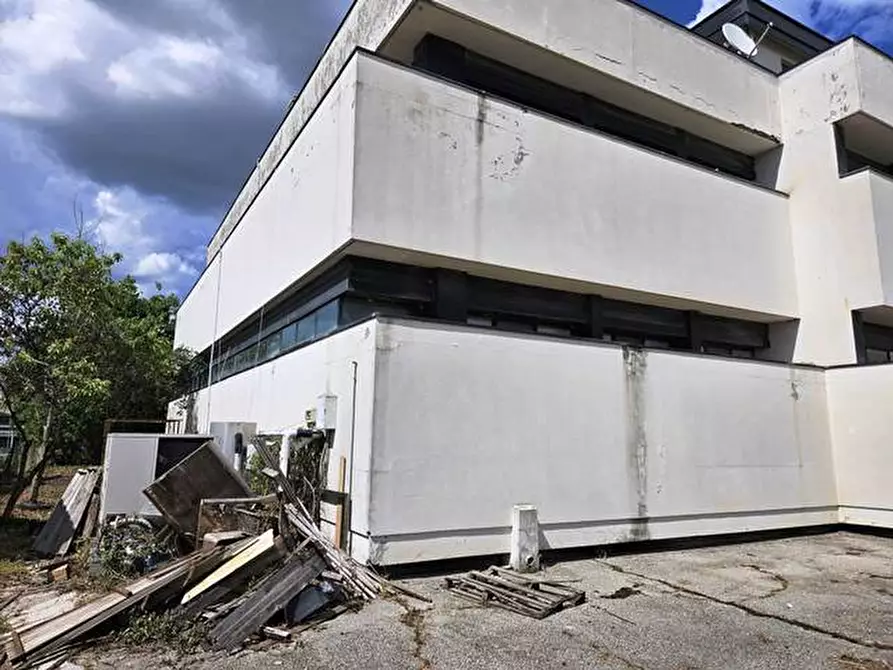 Immagine 23 di Negozio in vendita  in via Ausa 171 a Coriano