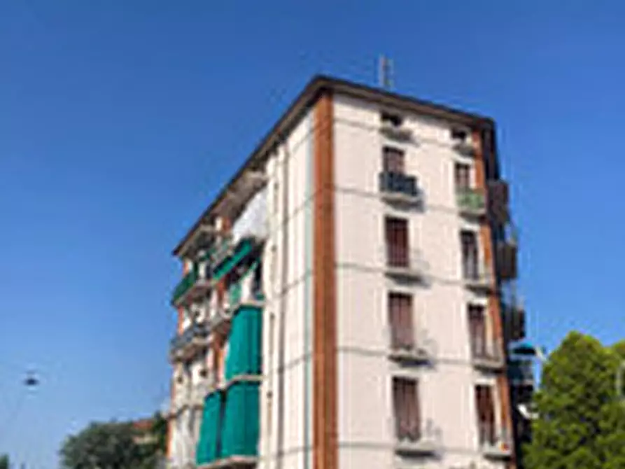 Immagine 2 di Garage in vendita  in VIA STRADELLA LOBBIA N. 16 a Verona