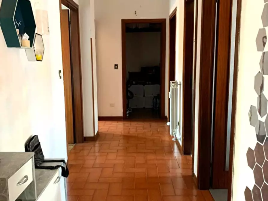 Immagine 11 di Appartamento in vendita  in Via Gramsci a Montevarchi