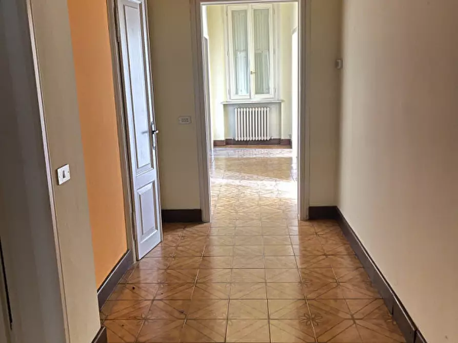 Immagine 18 di Ufficio in affitto  a Suzzara