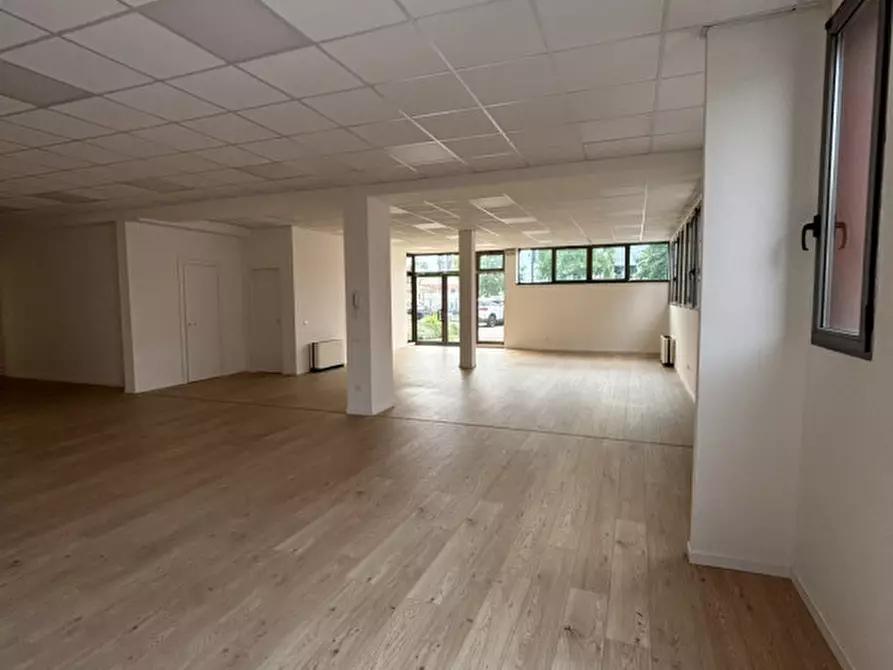 Immagine 5 di Ufficio in affitto  in Viale della navigazione interna a Padova